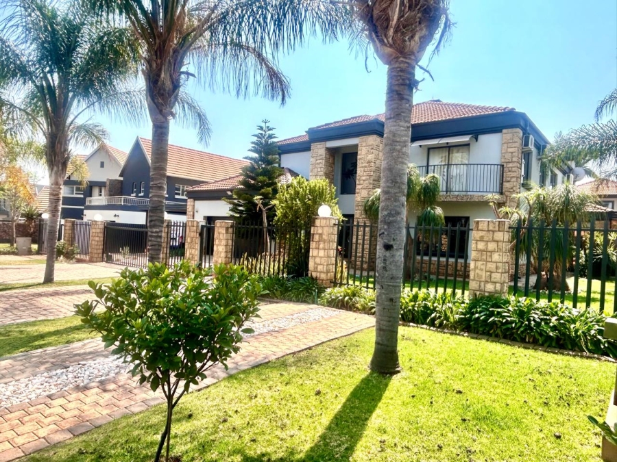 6 Bedroom Property for Sale in Montana Tuine Gauteng