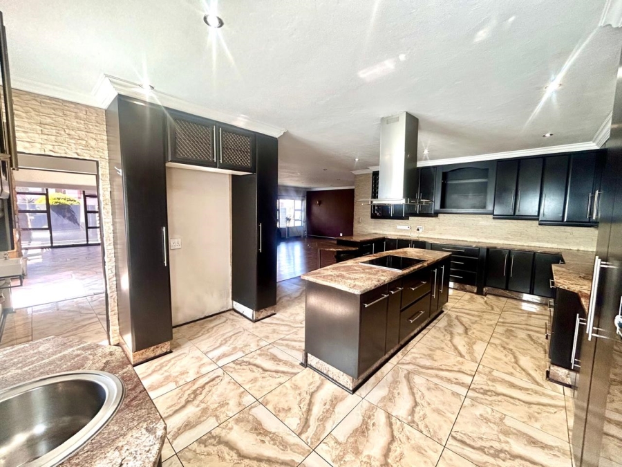 6 Bedroom Property for Sale in Montana Tuine Gauteng