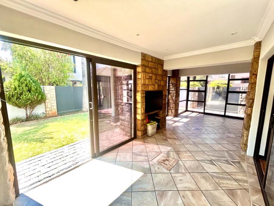 6 Bedroom Property for Sale in Montana Tuine Gauteng