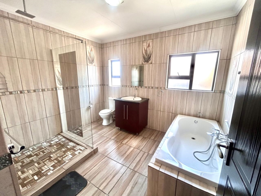 6 Bedroom Property for Sale in Montana Tuine Gauteng