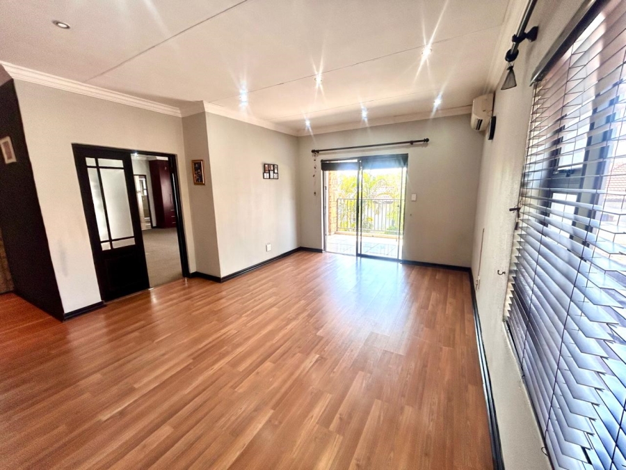 6 Bedroom Property for Sale in Montana Tuine Gauteng