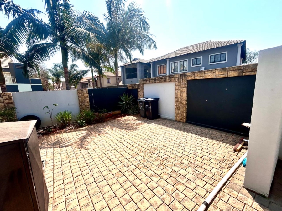 6 Bedroom Property for Sale in Montana Tuine Gauteng