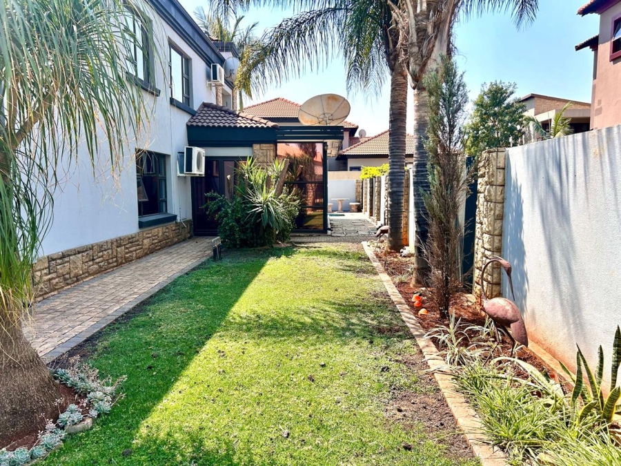 6 Bedroom Property for Sale in Montana Tuine Gauteng