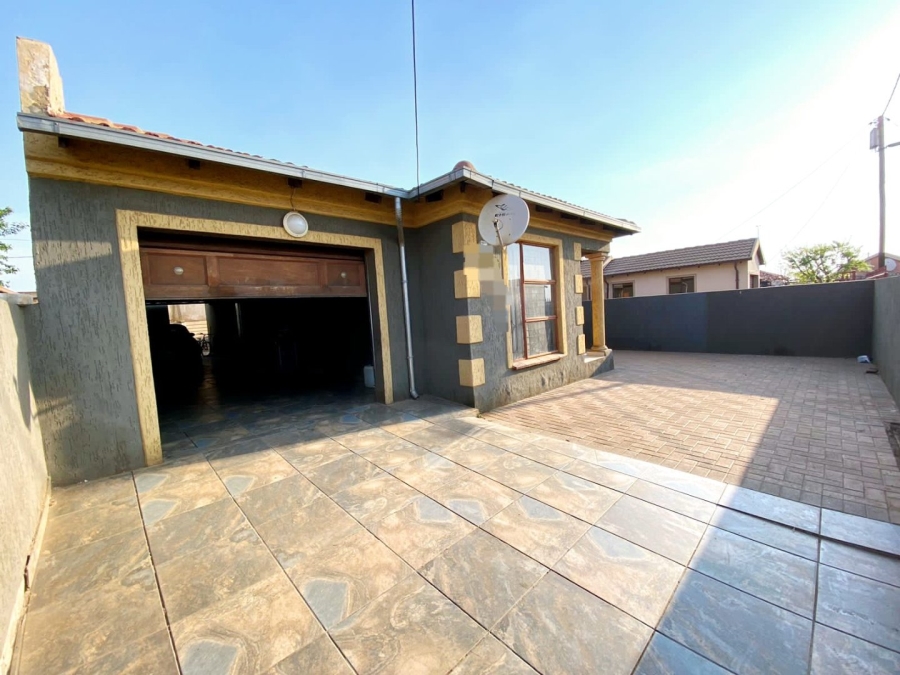 3 Bedroom Property for Sale in Mahube Valley Gauteng