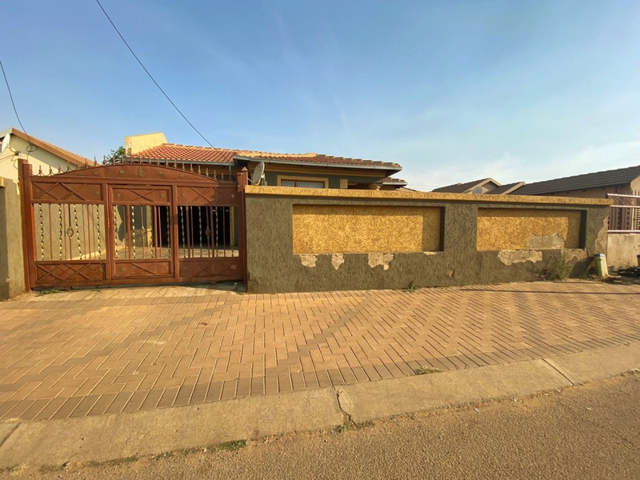 3 Bedroom Property for Sale in Mahube Valley Gauteng