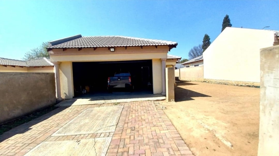 3 Bedroom Property for Sale in Parkhill Gardens Gauteng