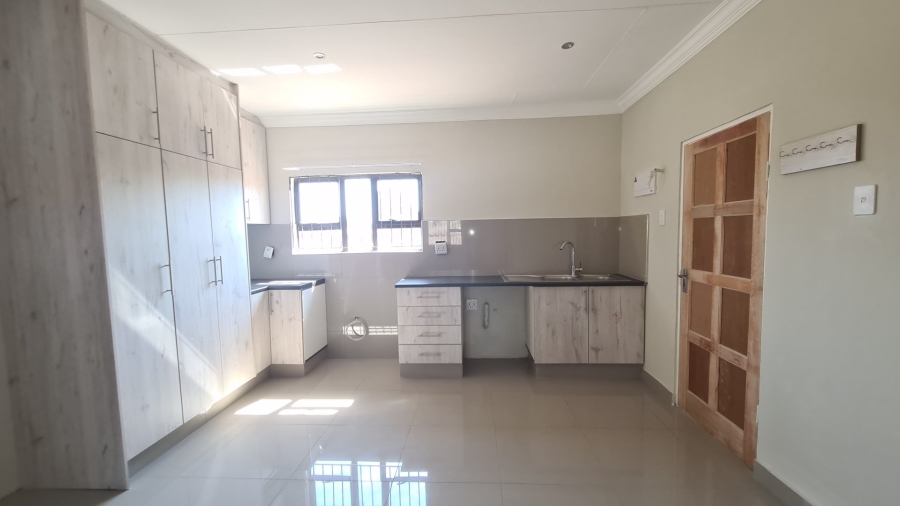 To Let 2 Bedroom Property for Rent in Erasmia Gauteng