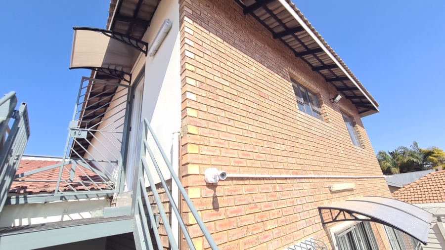 To Let 2 Bedroom Property for Rent in Erasmia Gauteng