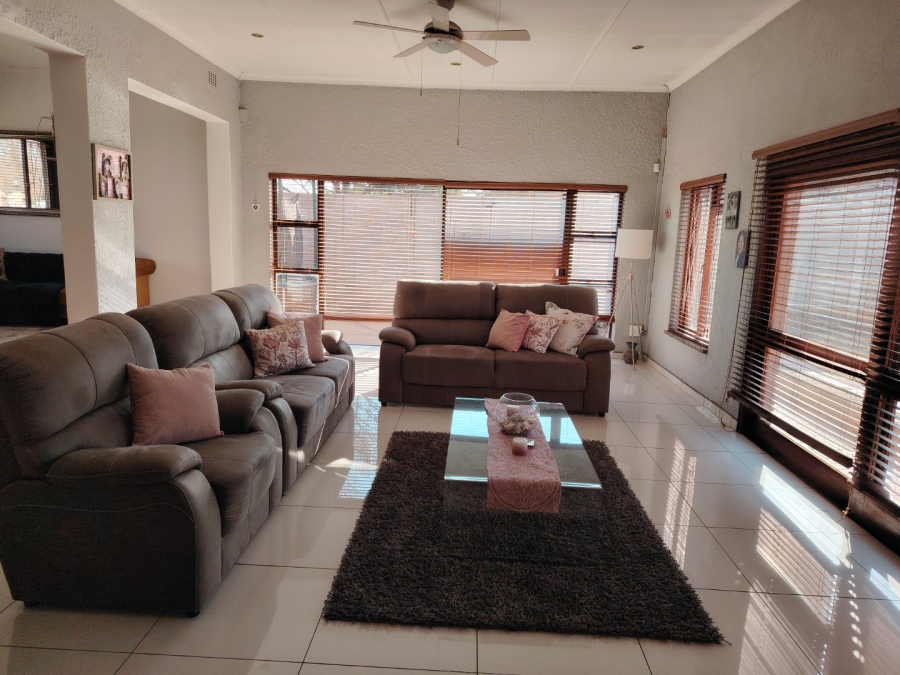 5 Bedroom Property for Sale in Ferryvale Gauteng