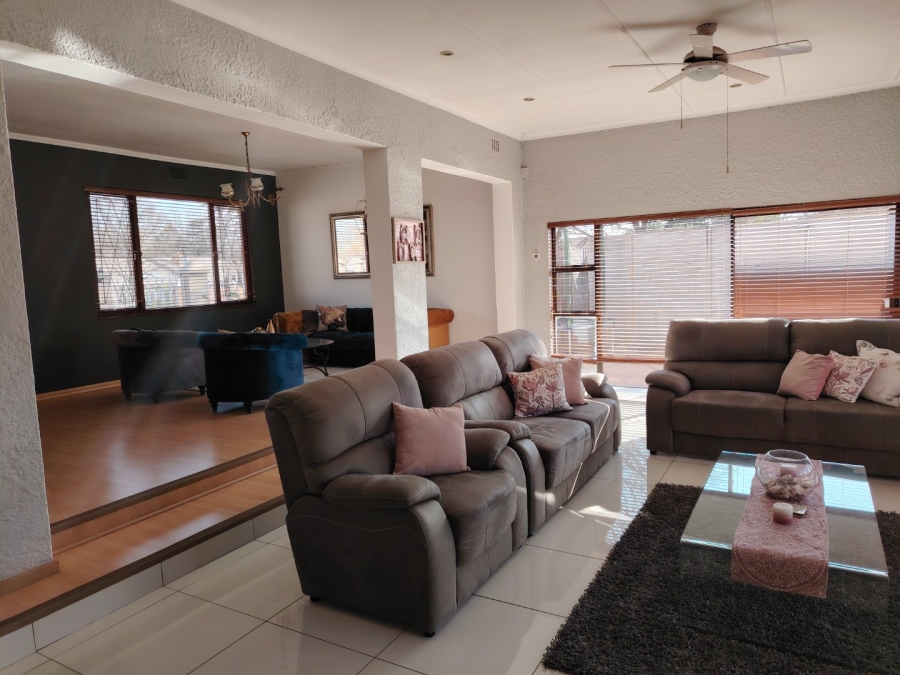 5 Bedroom Property for Sale in Ferryvale Gauteng