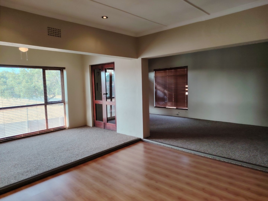 5 Bedroom Property for Sale in Ferryvale Gauteng