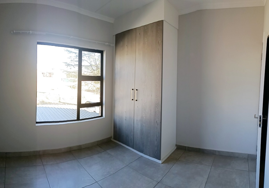 2 Bedroom Property for Sale in Goedeburg Gauteng