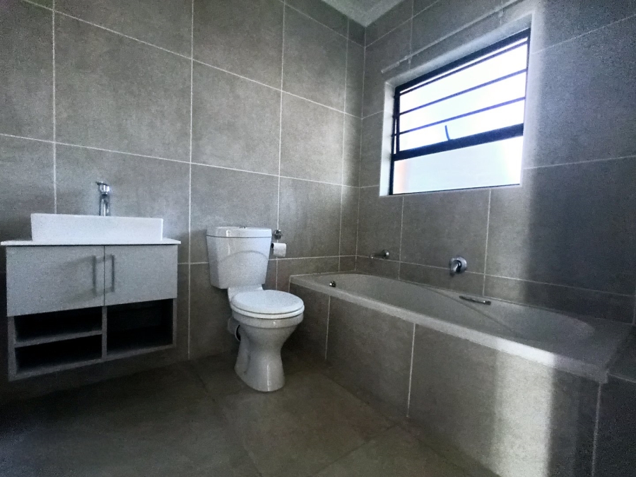 2 Bedroom Property for Sale in Goedeburg Gauteng