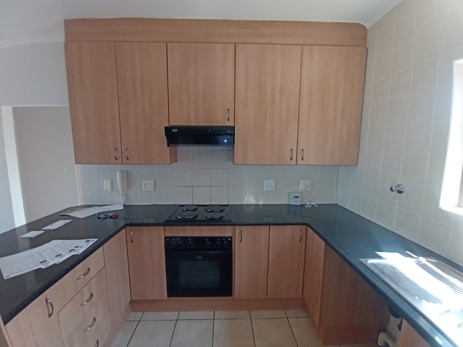 2 Bedroom Property for Sale in Noordheuwel Gauteng