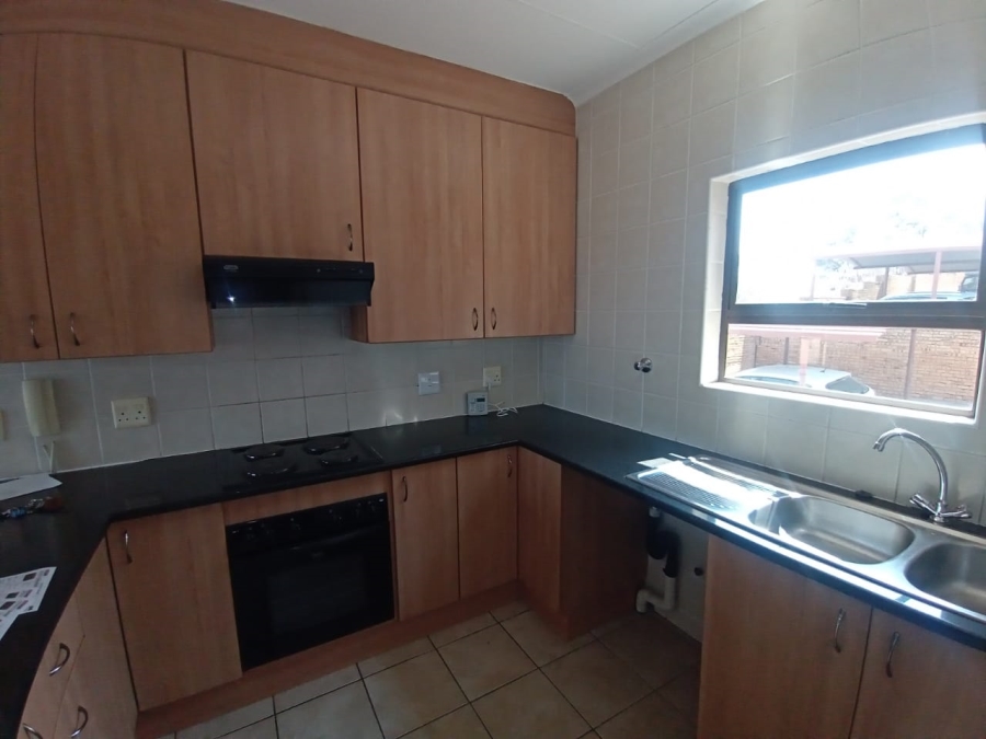 2 Bedroom Property for Sale in Noordheuwel Gauteng