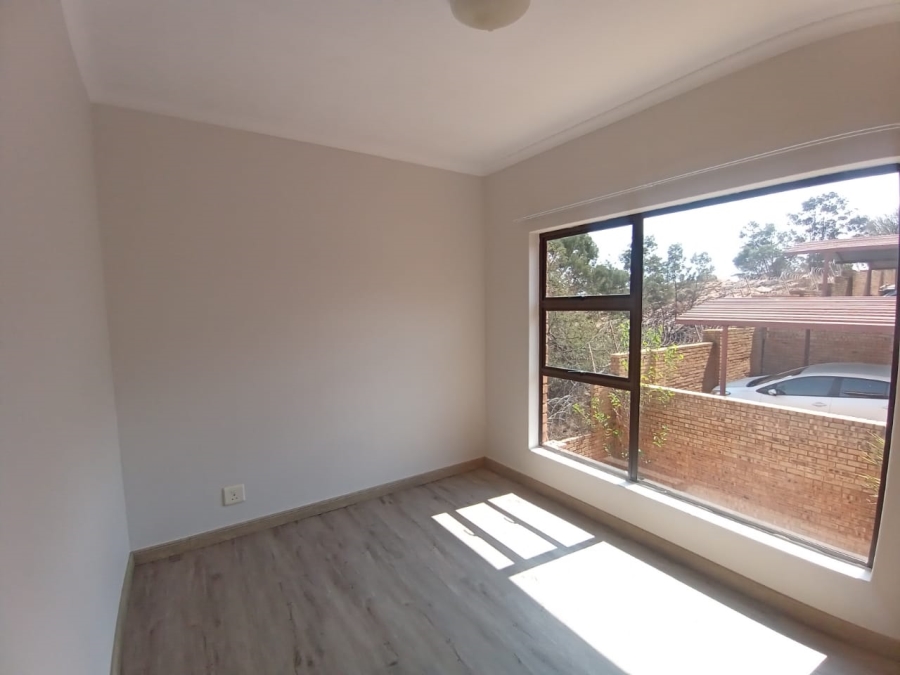 2 Bedroom Property for Sale in Noordheuwel Gauteng