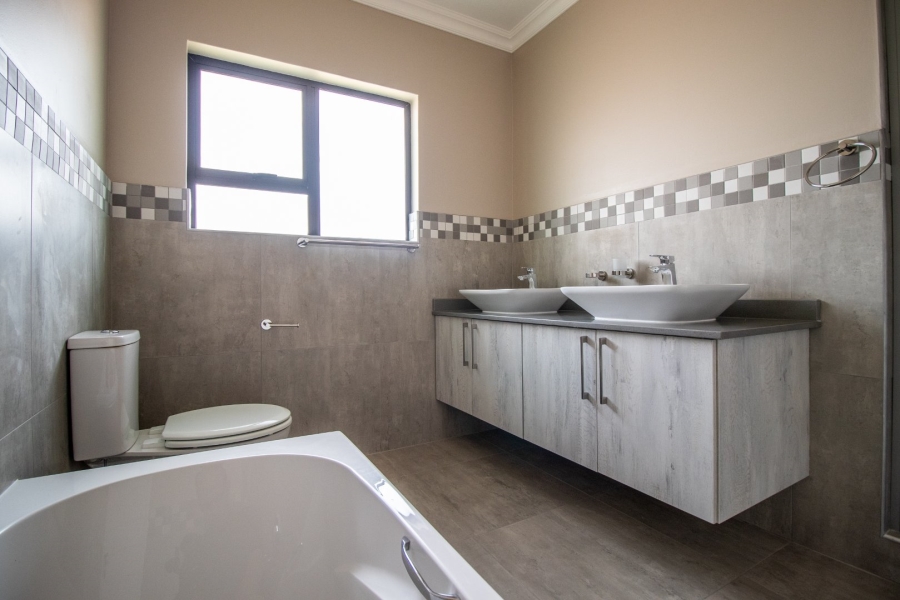 4 Bedroom Property for Sale in Comet Gauteng