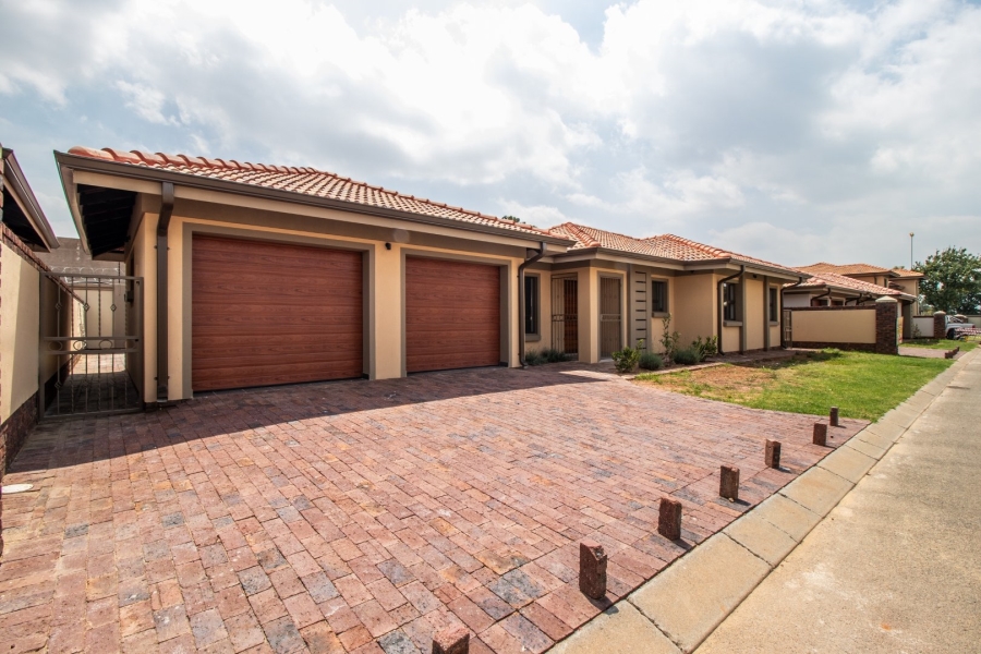 3 Bedroom Property for Sale in Comet Gauteng