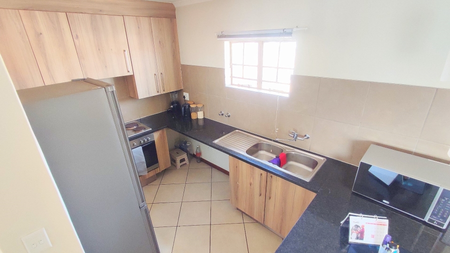 2 Bedroom Property for Sale in Monavoni Gauteng