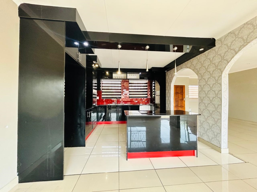 3 Bedroom Property for Sale in Buccleuch Gauteng