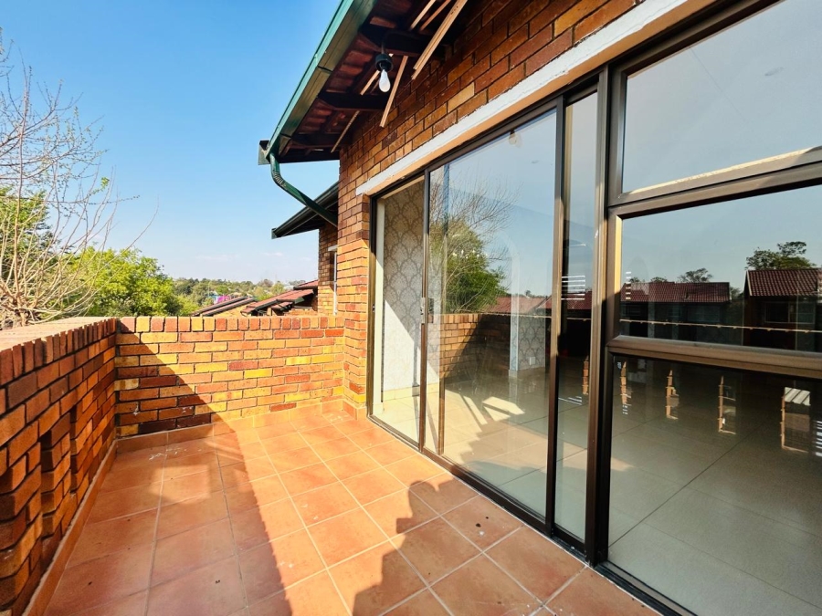 3 Bedroom Property for Sale in Buccleuch Gauteng