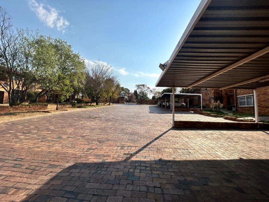 3 Bedroom Property for Sale in Buccleuch Gauteng