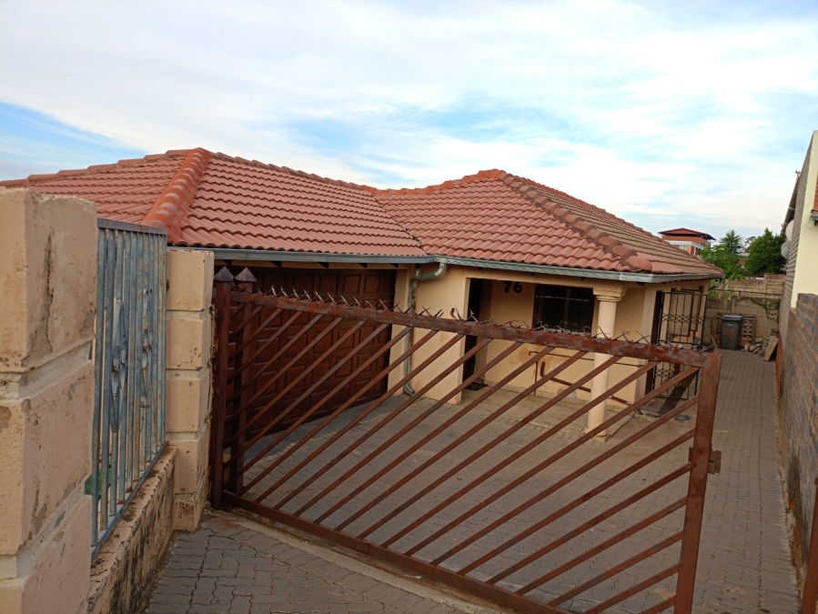 To Let 3 Bedroom Property for Rent in Proclamation Hill Gauteng