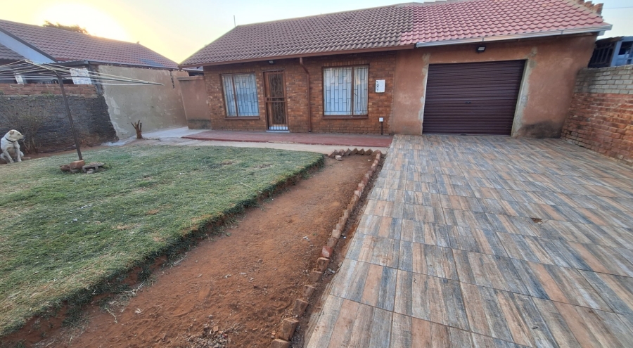 2 Bedroom Property for Sale in Mahube Valley Gauteng