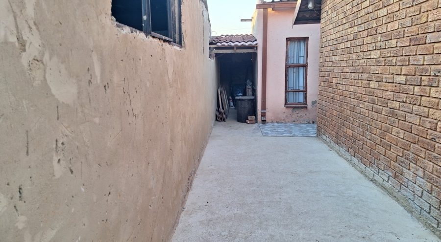 2 Bedroom Property for Sale in Mahube Valley Gauteng