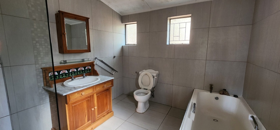 4 Bedroom Property for Sale in Pretoria North Gauteng