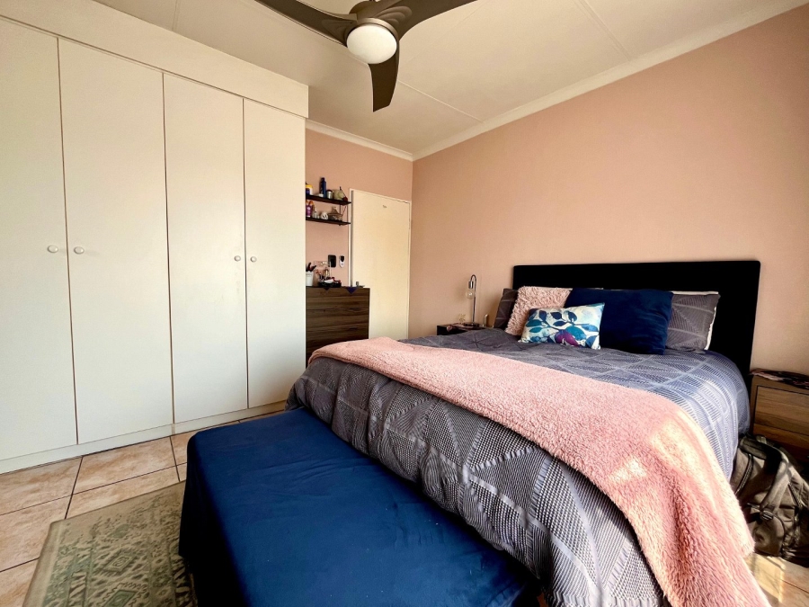 2 Bedroom Property for Sale in North Riding Gauteng