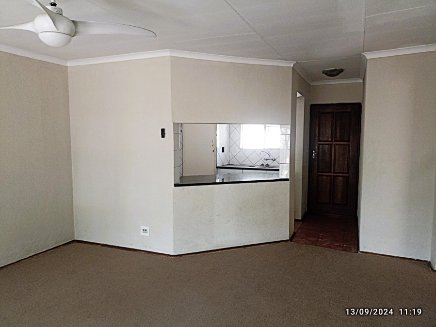 To Let 2 Bedroom Property for Rent in Sonneglans Gauteng