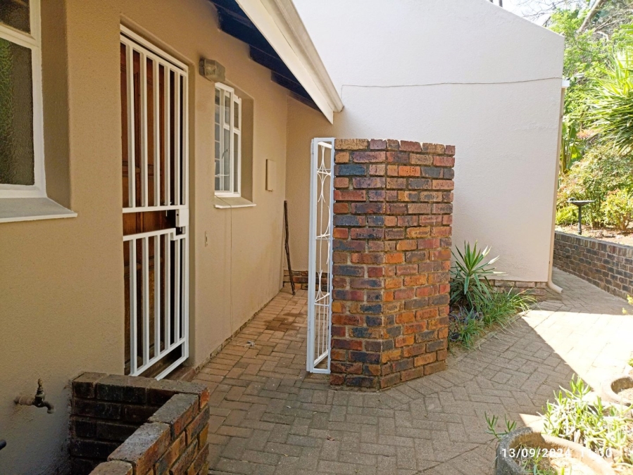 To Let 2 Bedroom Property for Rent in Sonneglans Gauteng