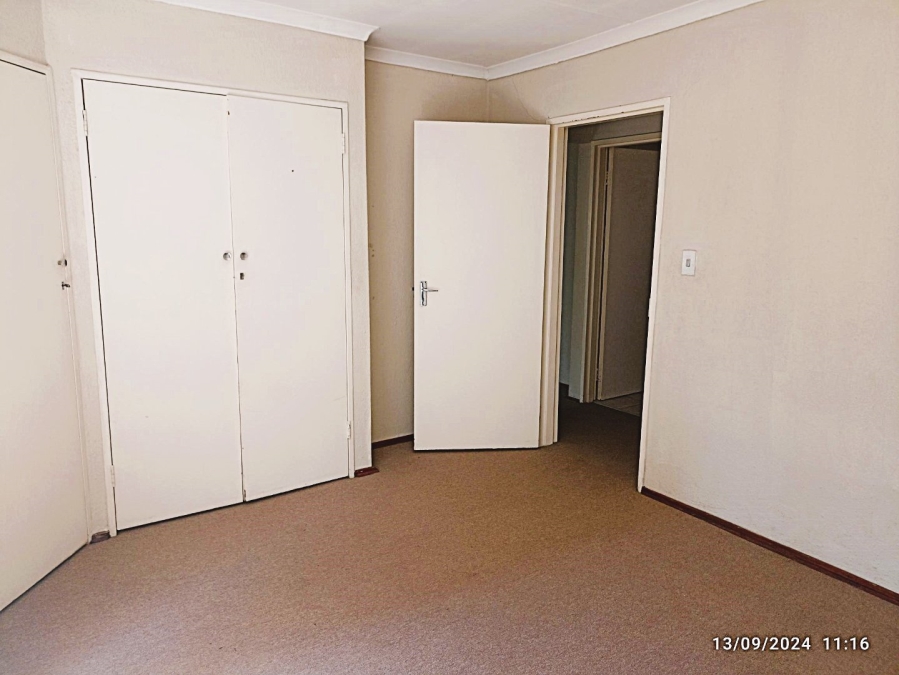 To Let 2 Bedroom Property for Rent in Sonneglans Gauteng