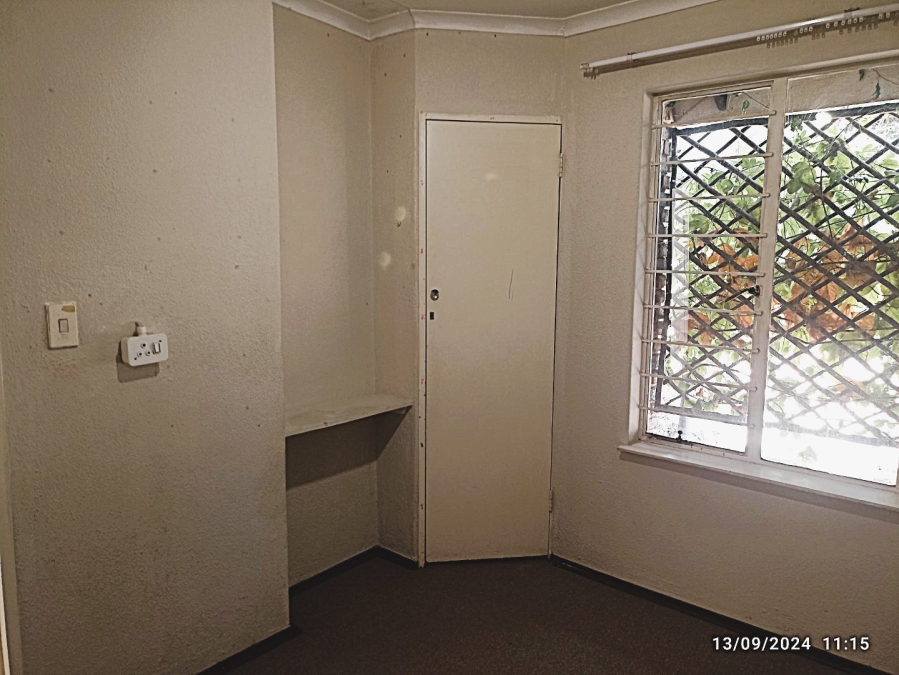 To Let 2 Bedroom Property for Rent in Sonneglans Gauteng