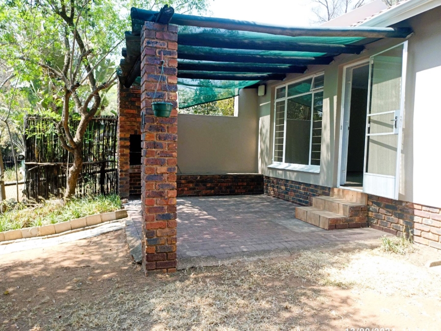 To Let 2 Bedroom Property for Rent in Sonneglans Gauteng