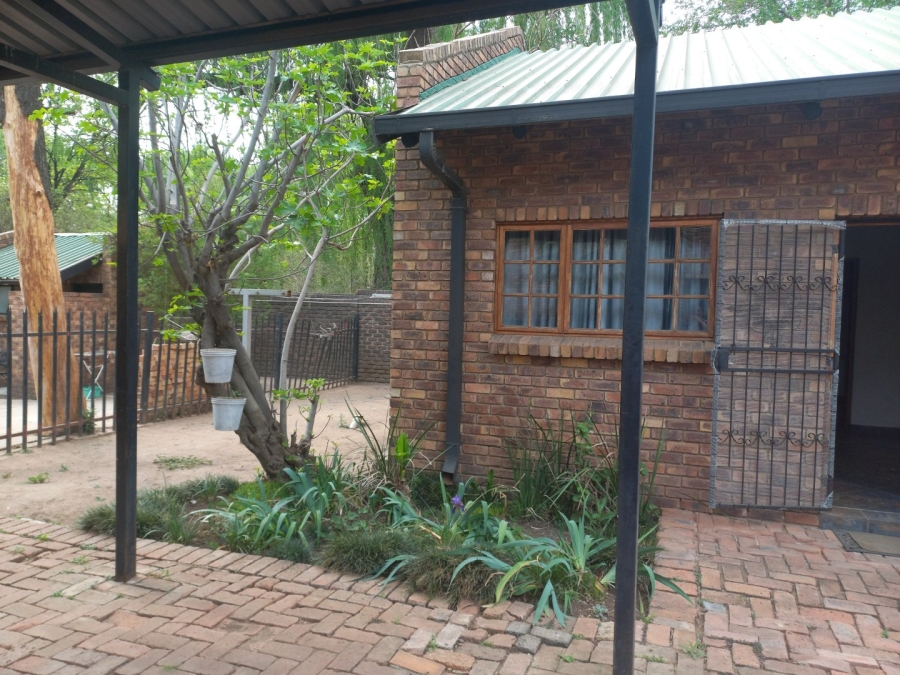 To Let 1 Bedroom Property for Rent in Rensburg Gauteng