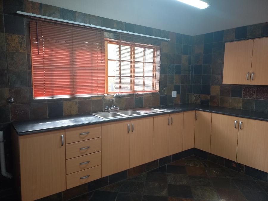 To Let 1 Bedroom Property for Rent in Rensburg Gauteng