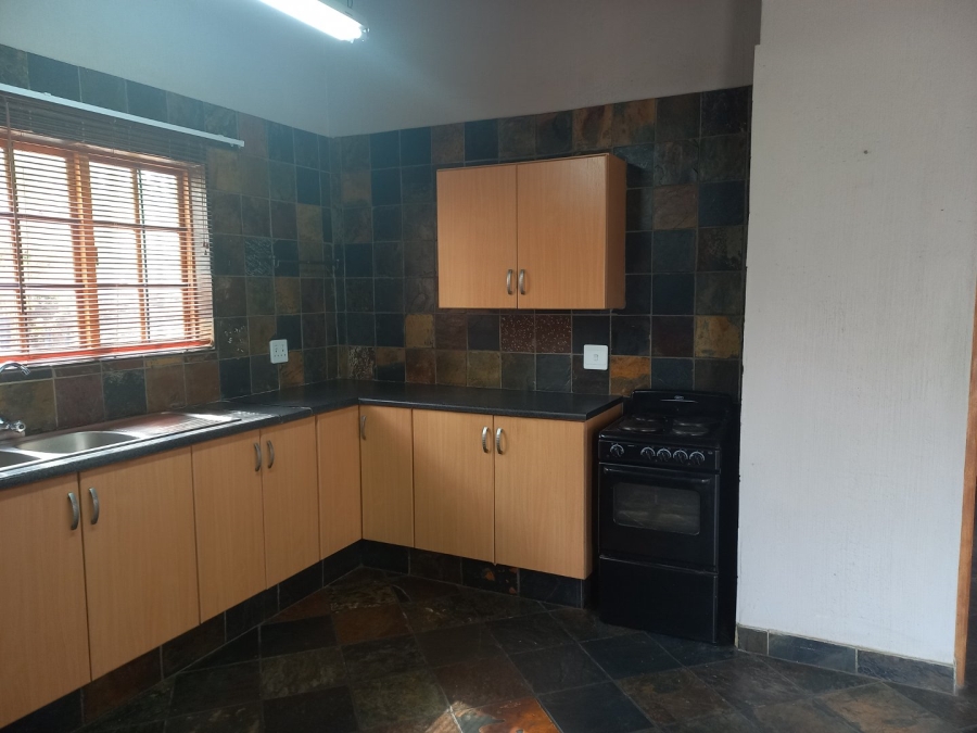 To Let 1 Bedroom Property for Rent in Rensburg Gauteng