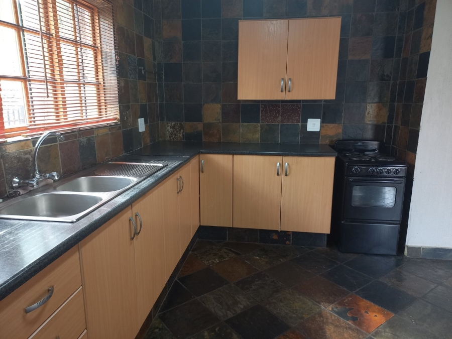 To Let 1 Bedroom Property for Rent in Rensburg Gauteng