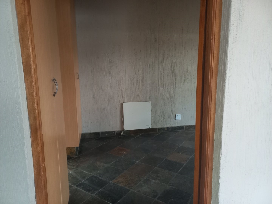 To Let 1 Bedroom Property for Rent in Rensburg Gauteng