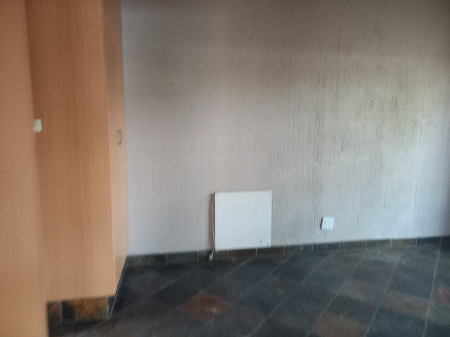 To Let 1 Bedroom Property for Rent in Rensburg Gauteng