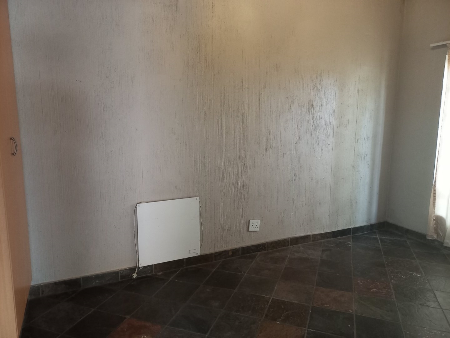 To Let 1 Bedroom Property for Rent in Rensburg Gauteng