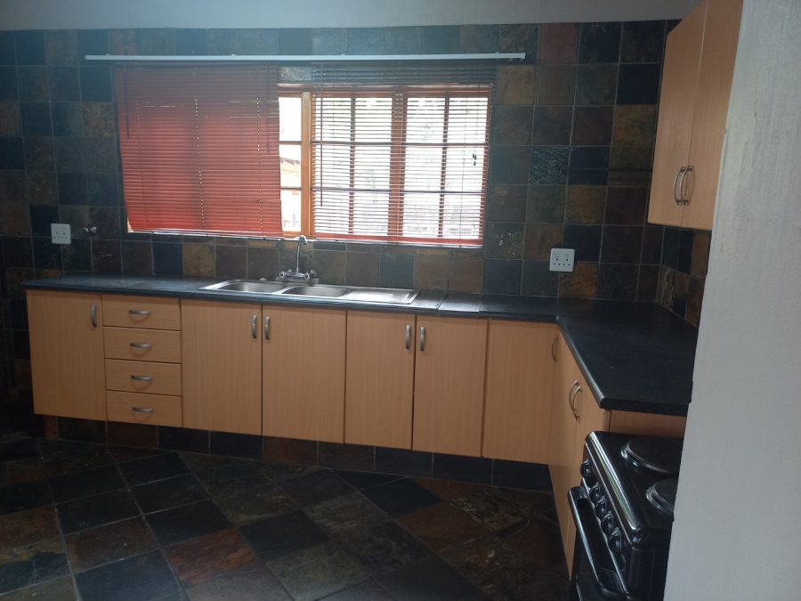 To Let 1 Bedroom Property for Rent in Rensburg Gauteng