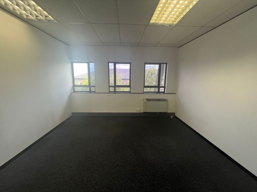 To Let commercial Property for Rent in Hyde Park Gauteng