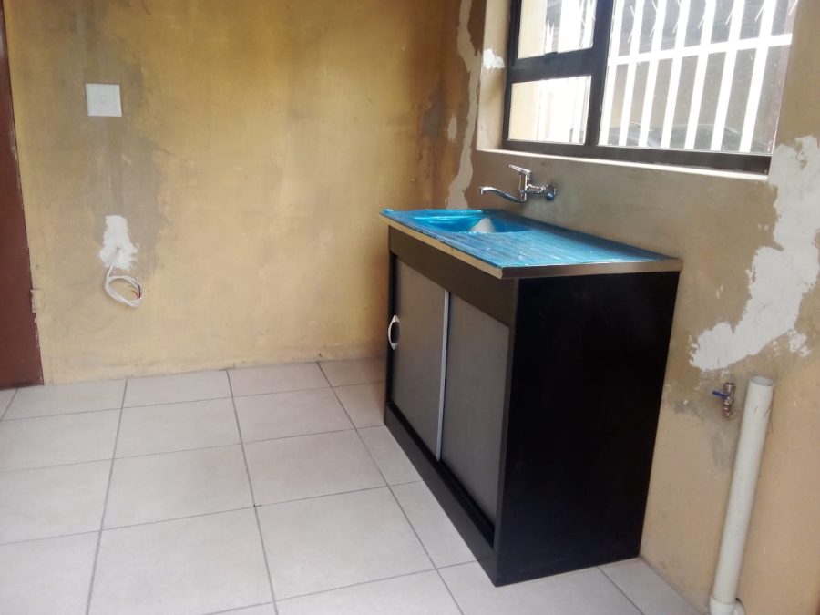 2 Bedroom Property for Sale in Mapetla Gauteng