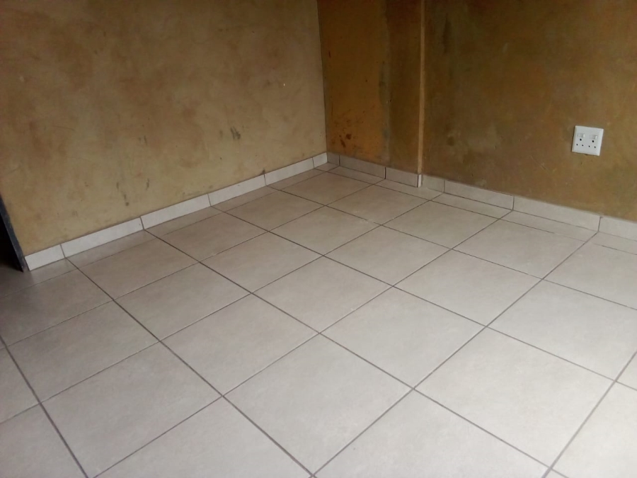 2 Bedroom Property for Sale in Mapetla Gauteng