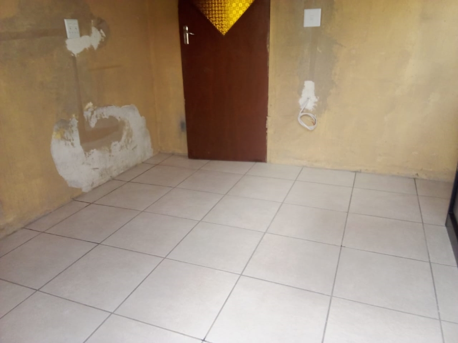 2 Bedroom Property for Sale in Mapetla Gauteng