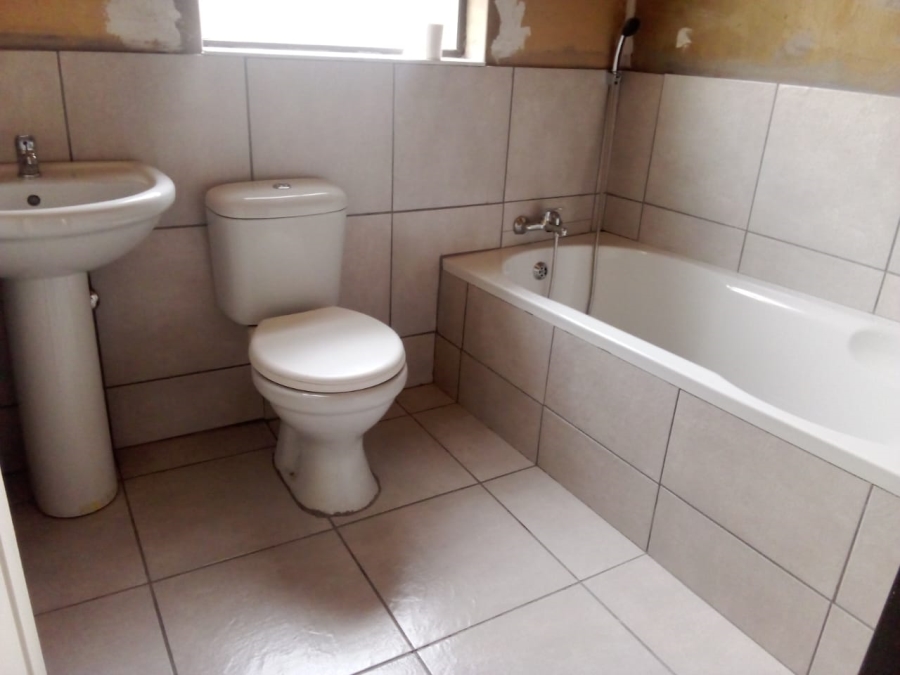 2 Bedroom Property for Sale in Mapetla Gauteng