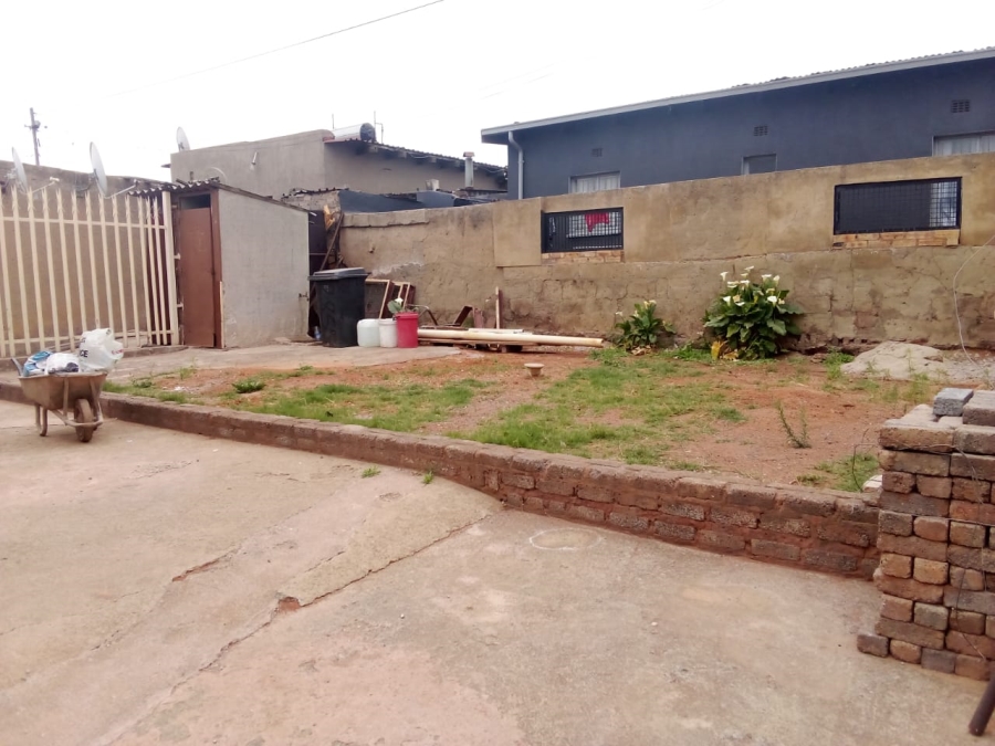 2 Bedroom Property for Sale in Mapetla Gauteng